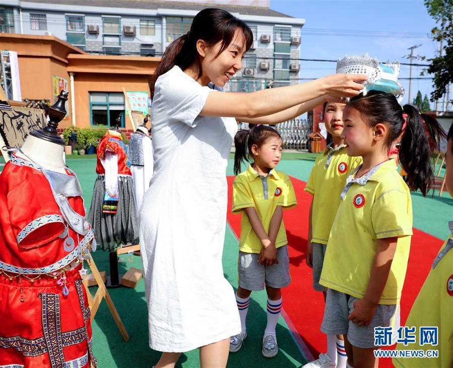 最新六一教师舞蹈视频,六一教师舞蹈视频文案